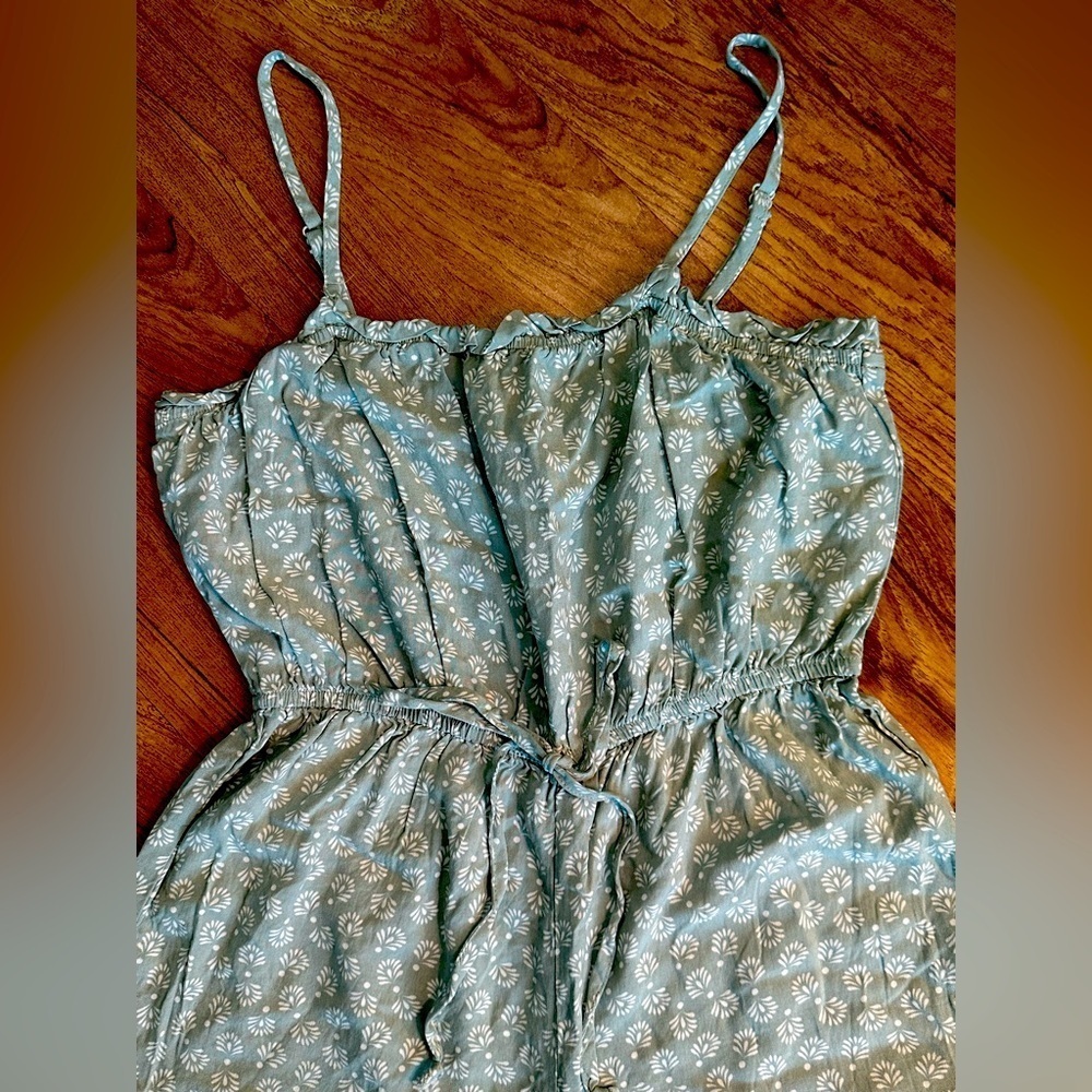 As U Wish-Art Deco Print Light Sea Foam Green Color Capri Jumpsuit. Med-juniors - Picture 10 of 12